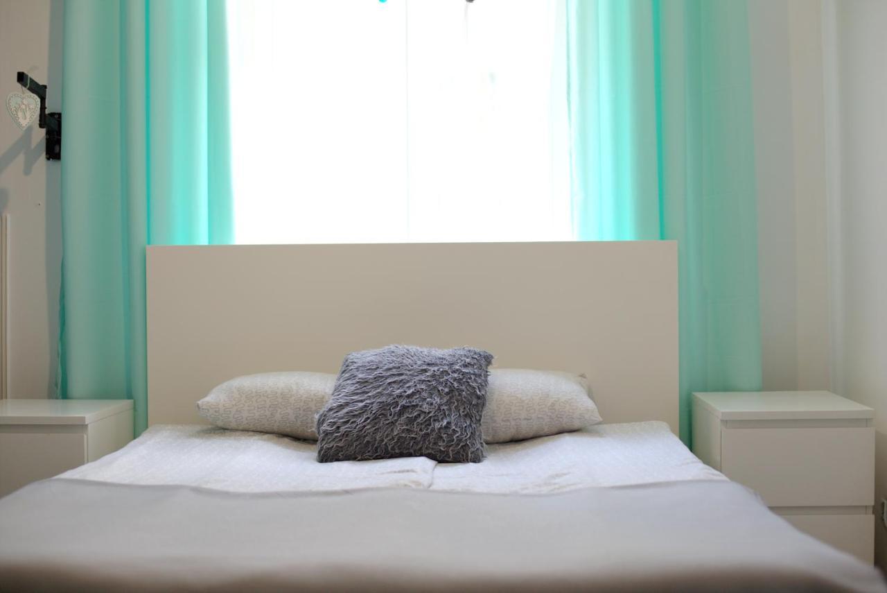 Color 2 Apartment